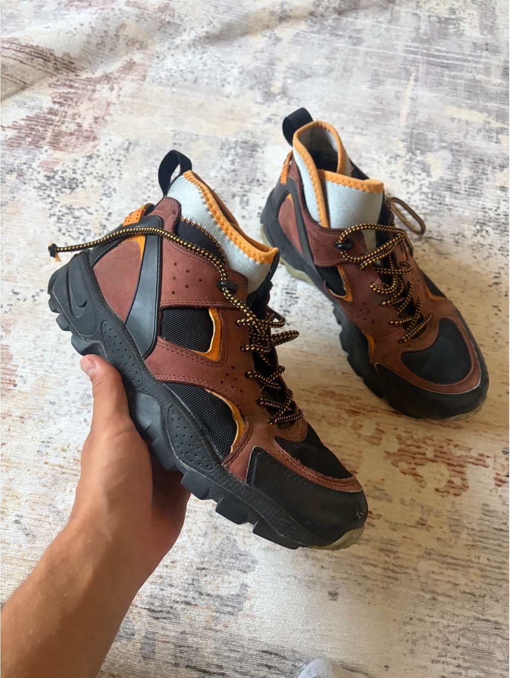 Nike ACG ‘air mowabb’ hiking shoes brown size 10